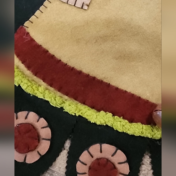 Handcrafted table round reindeer doily - Picture 2 of 2